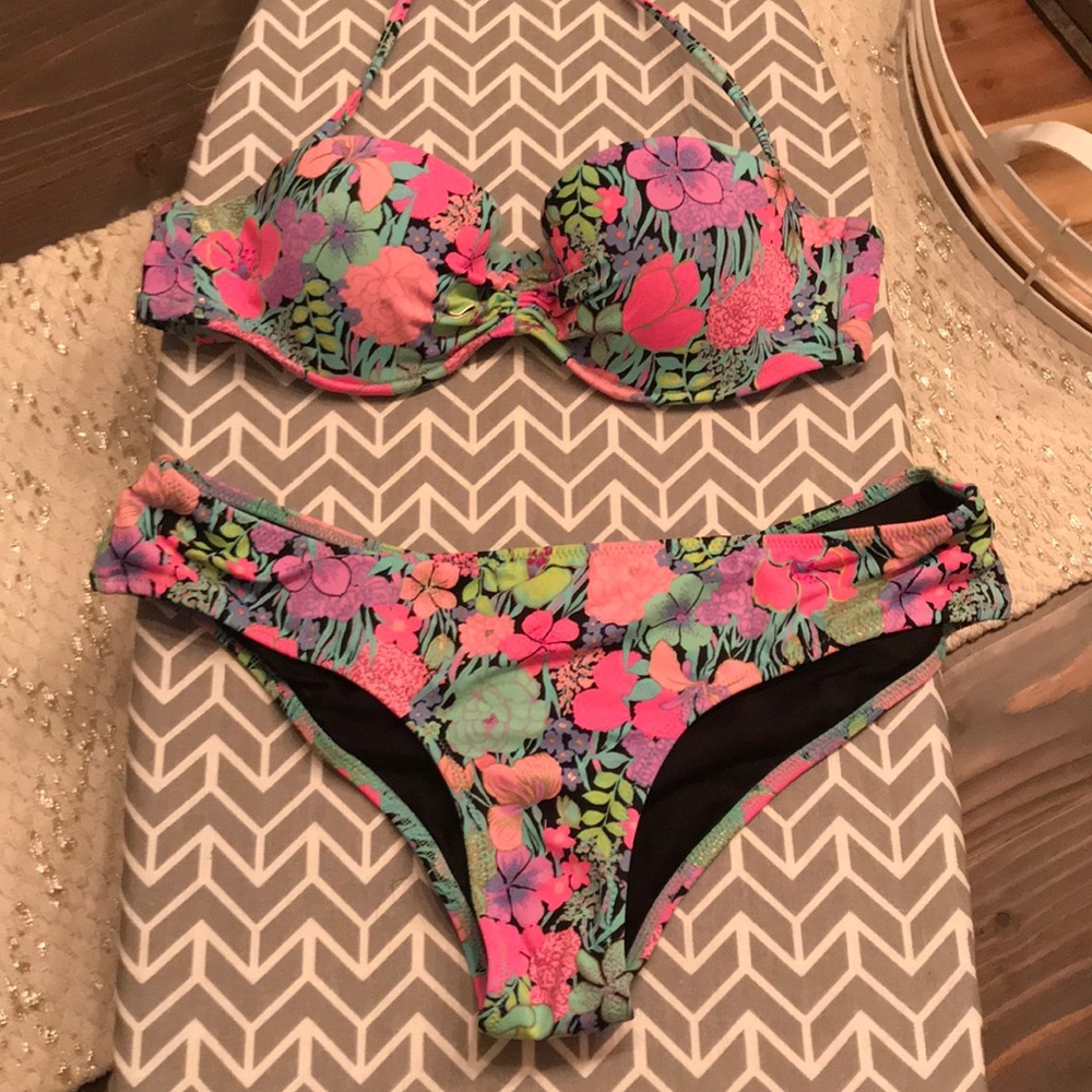 Victoria’s Secret floral bikini